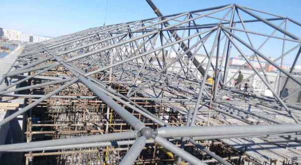 武汉细数网架装配中抉择应用钢结构对室第的优势